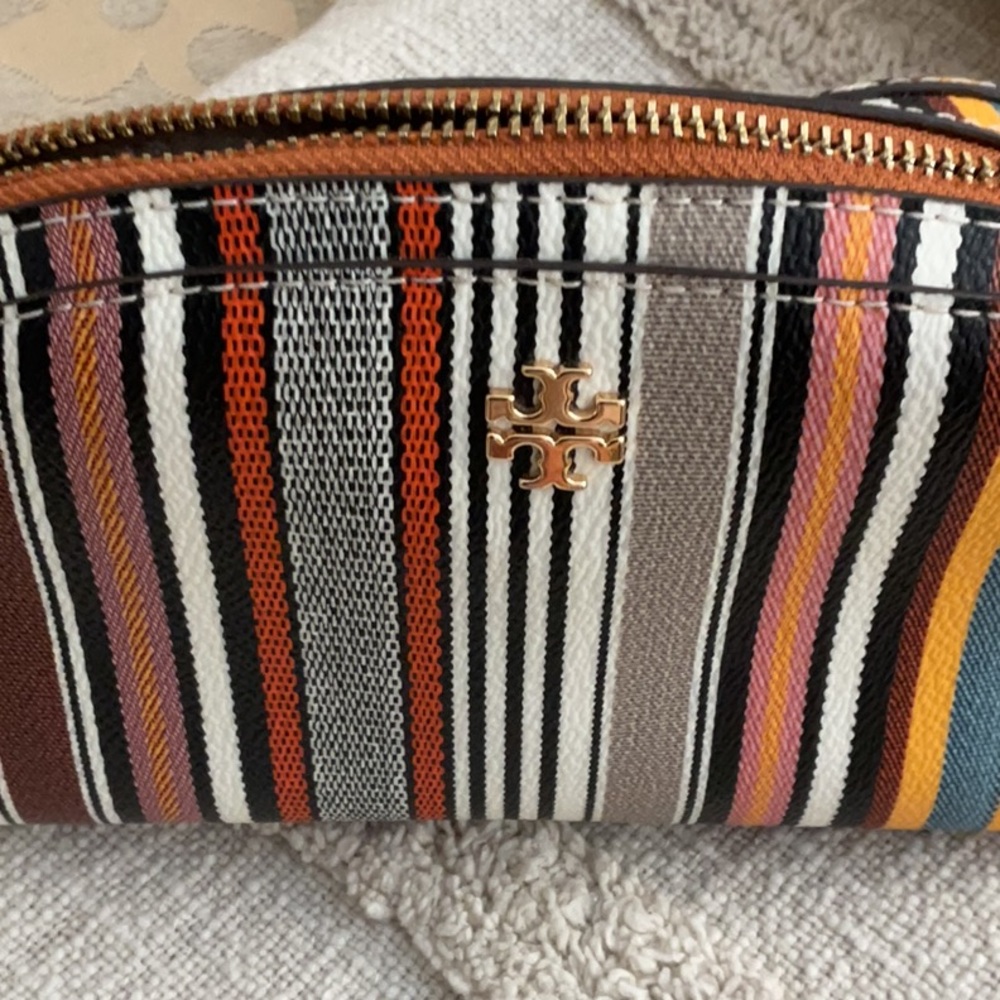 Tory Burch Kerrington Make up Bag - Picture 6 of 12